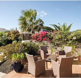 3 Bedroom Villa with Pool in Playa Blanca, Sleeps 6